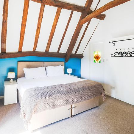 The Old Coach House Villa Witney Bagian luar foto