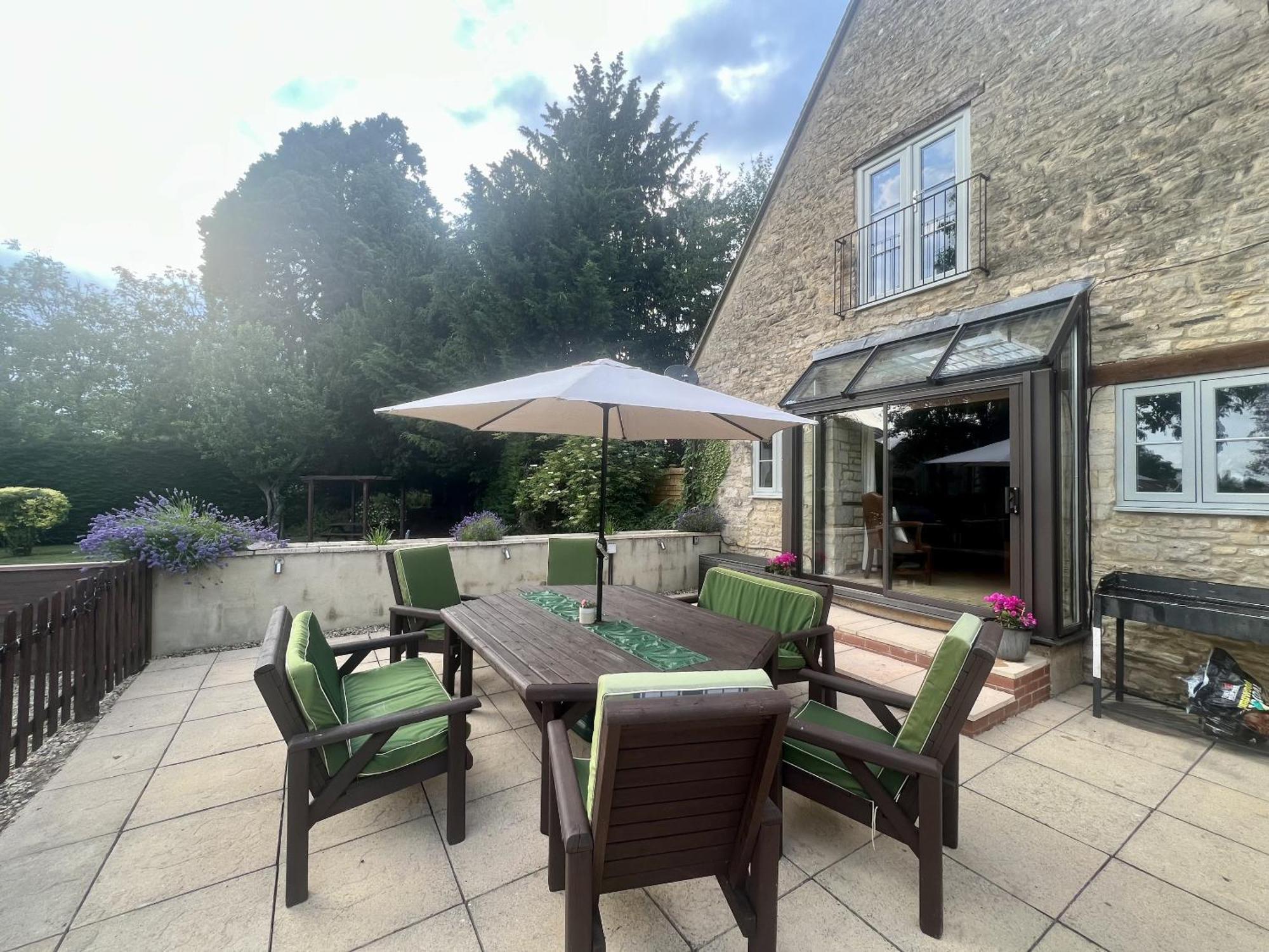 The Old Coach House Villa Witney Bagian luar foto