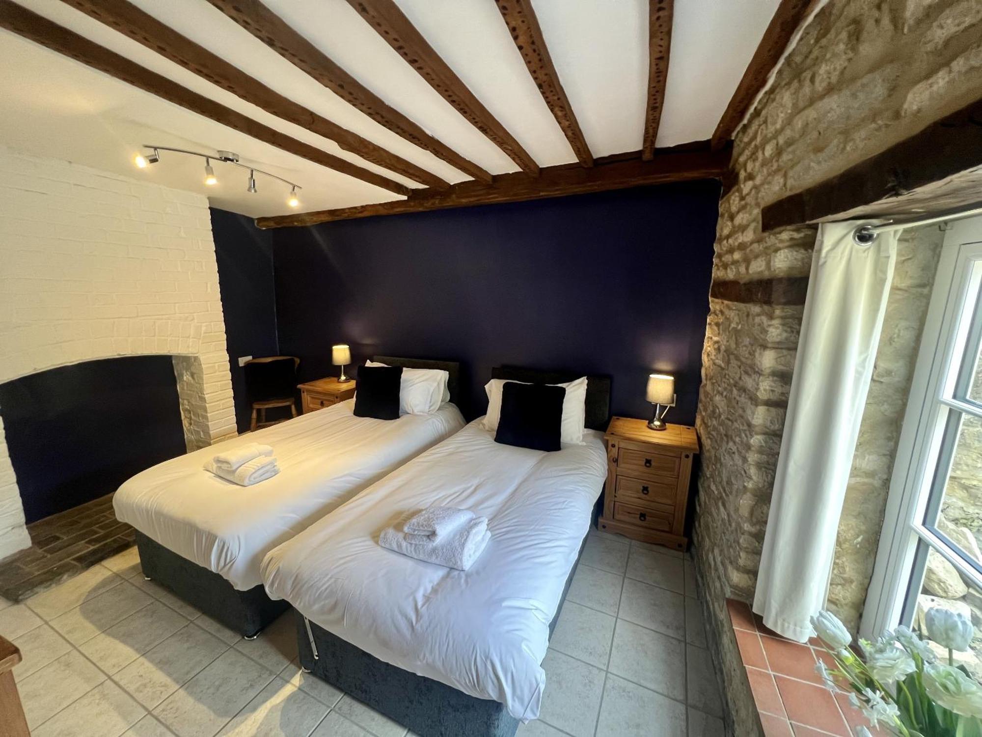 The Old Coach House Villa Witney Bagian luar foto
