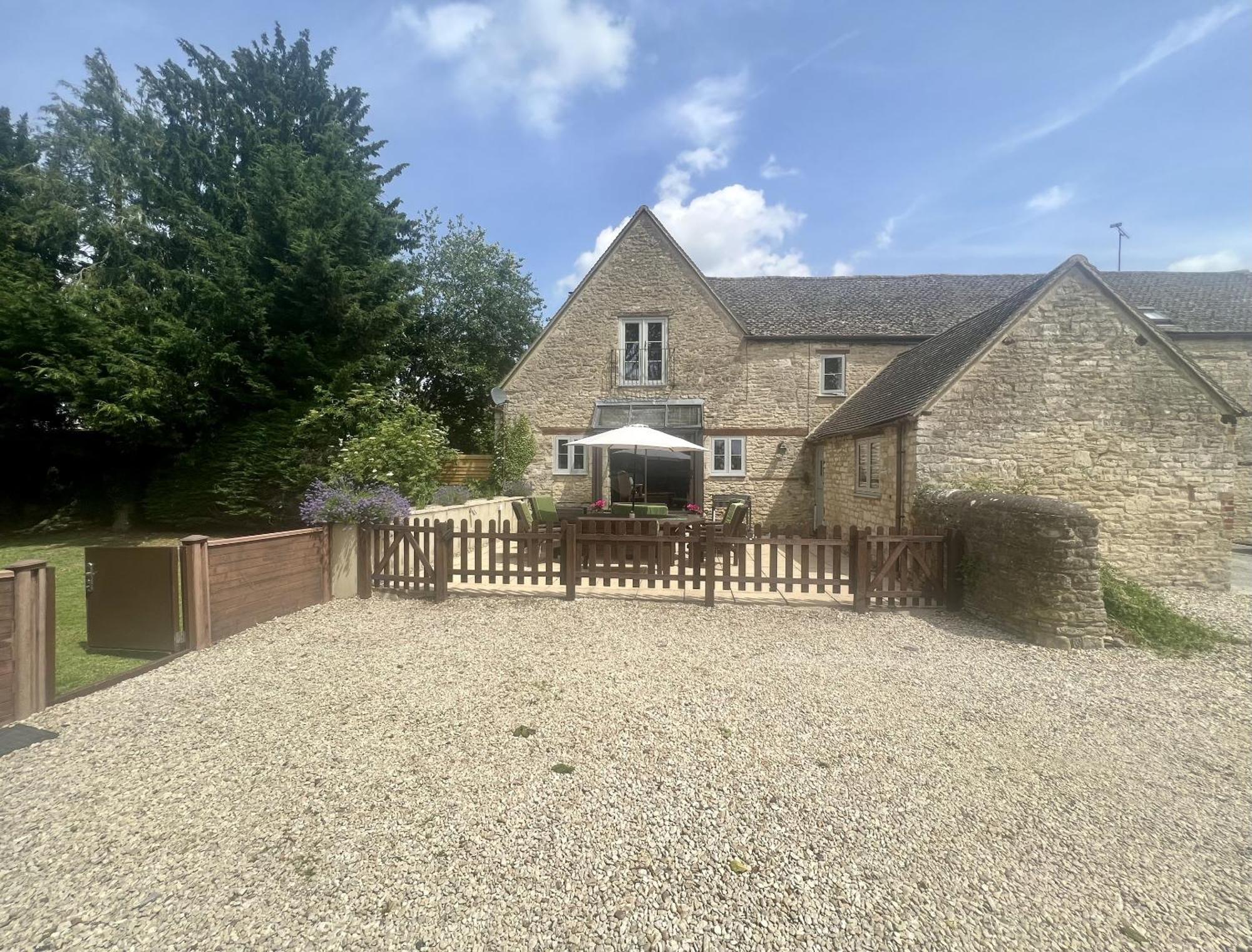 The Old Coach House Villa Witney Bagian luar foto