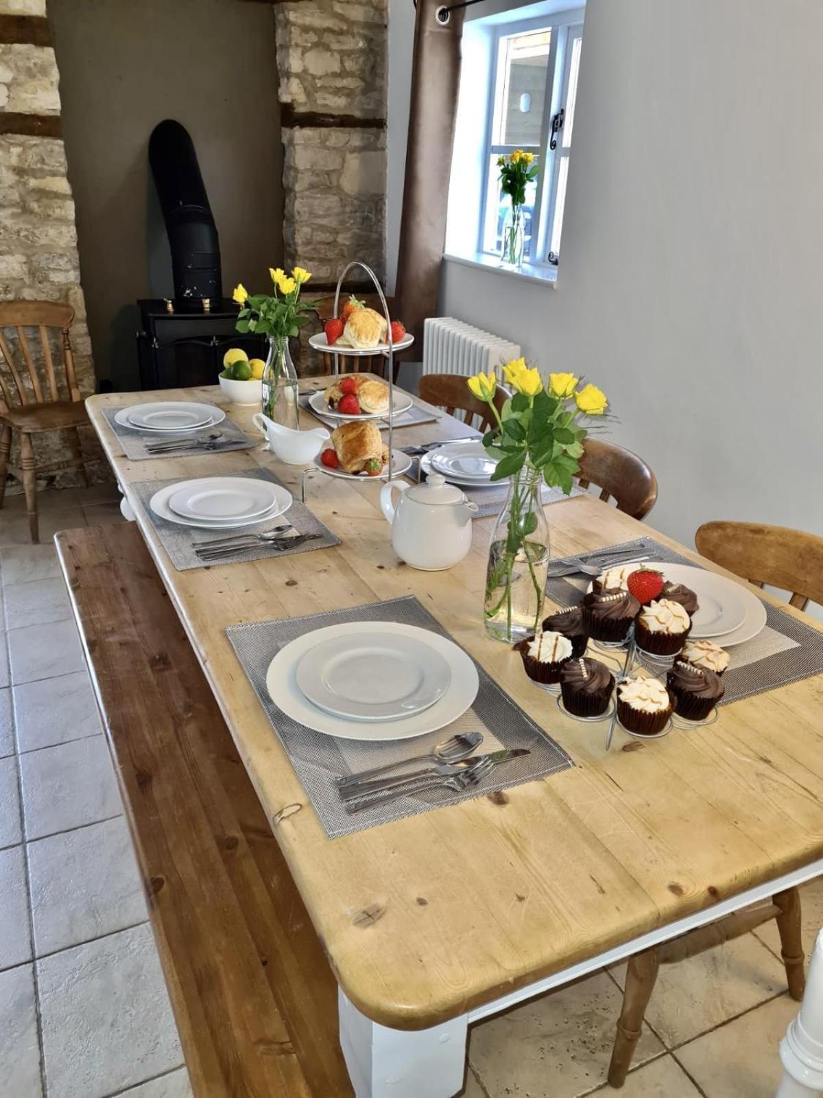 The Old Coach House Villa Witney Bagian luar foto