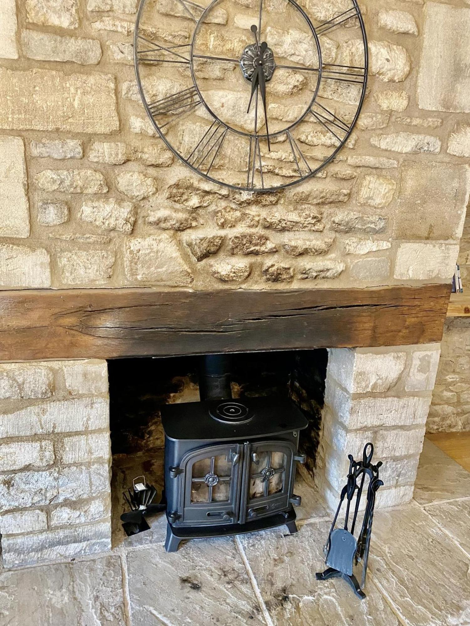 The Old Coach House Villa Witney Bagian luar foto